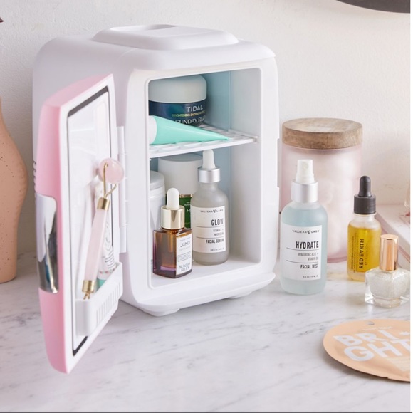 Cooluli Mini Beauty Refrigerator - Picture 2 of 7